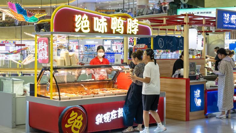 卤味巨头集体踩扩张“急刹车”?